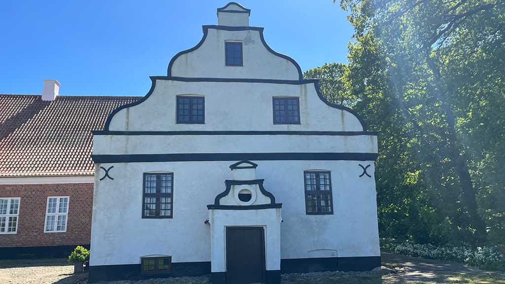 Estrup Hovedgår mellem Vejen og Brørup