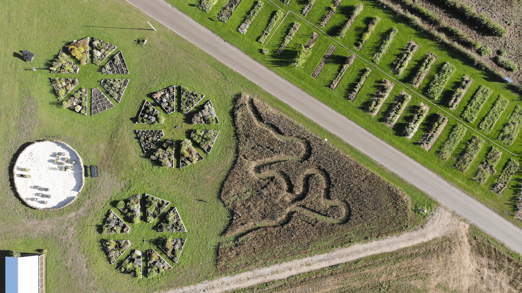 Luftaufnahme des Besuchergartens von Tinnetgaard