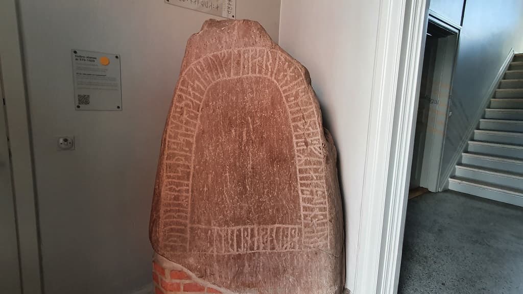 Hobro Runenstein
