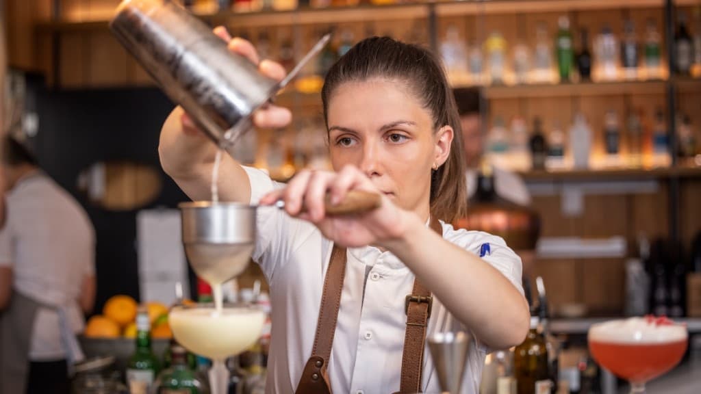 Bartender på Restaurant STRUKTUR